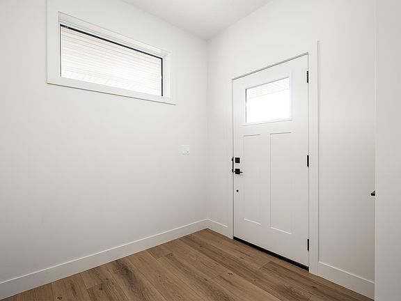 2nd image of 8 Darby Cres