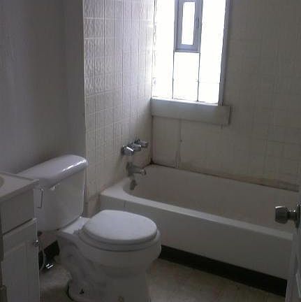 3rd image of 3809 E 142nd St