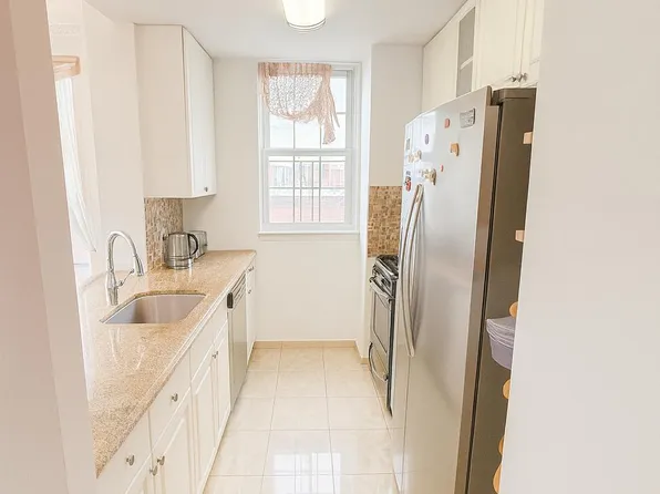 60 Oceana Drive West image 5 of 21