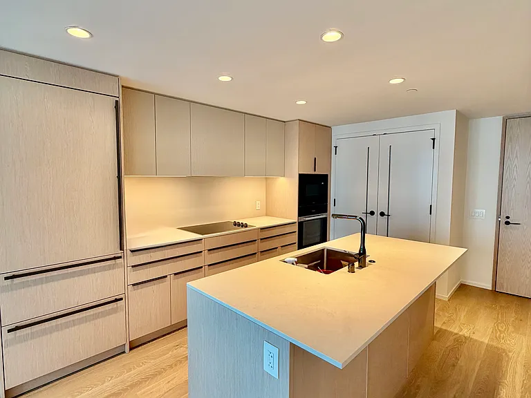 333 Ward Ave #1806 — Photo 7