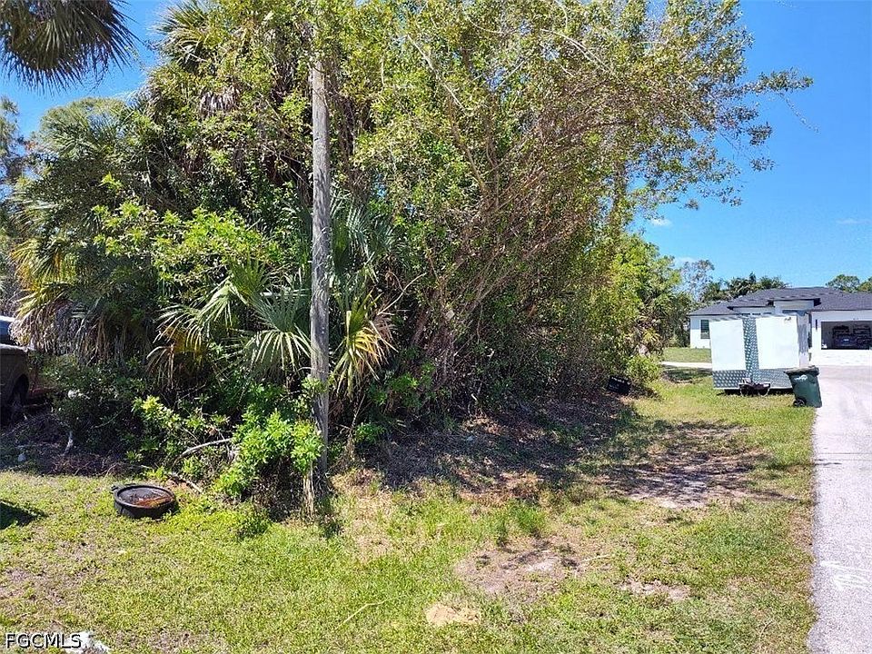 2nd image of Canoe Ln