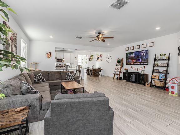 5th image of 9519 W Encinas Ln