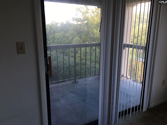 4th image of 1600 Park Cir APT 504