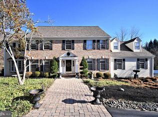 4 Pine Heritage Dr, Newtown, PA 18940