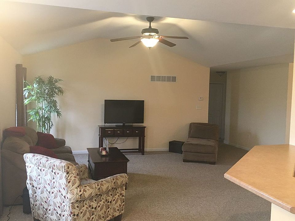 2nd image of 103 Azalea Dr