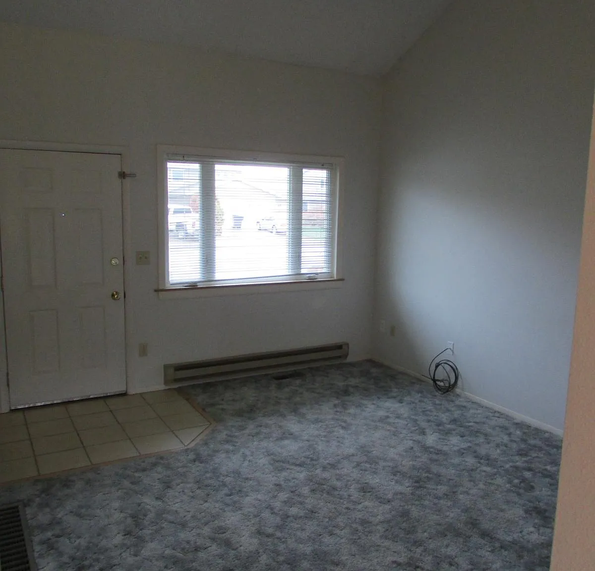 2 bed, 1.5 bath, 940 sqft, $1,295 — Photo 3