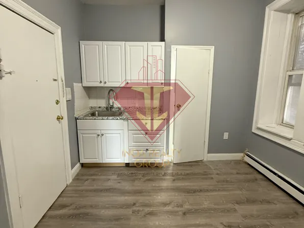 2211 Central Avenue image 1 of 6