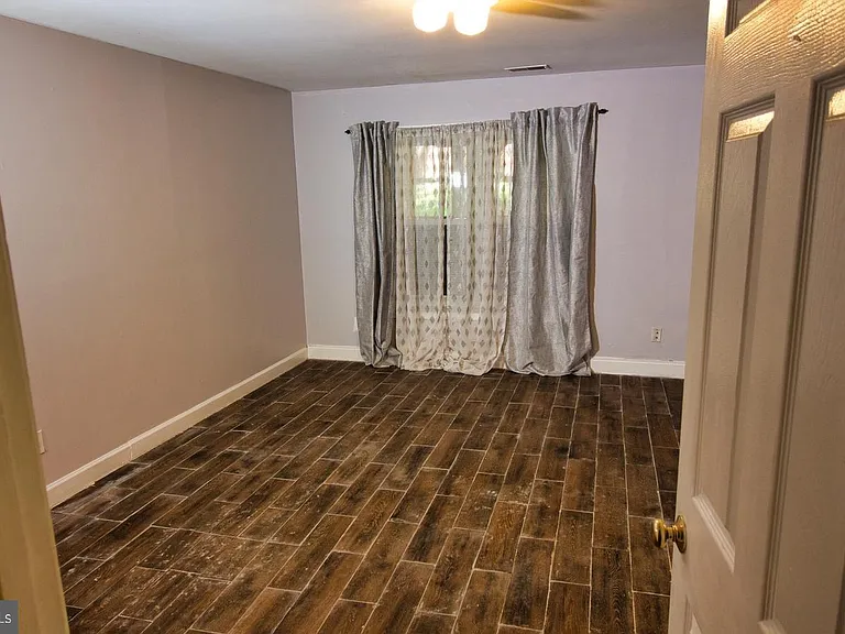 5901 Saint Giles Way — Photo 8