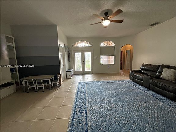 3rd image of 2335 SE 4th Pl