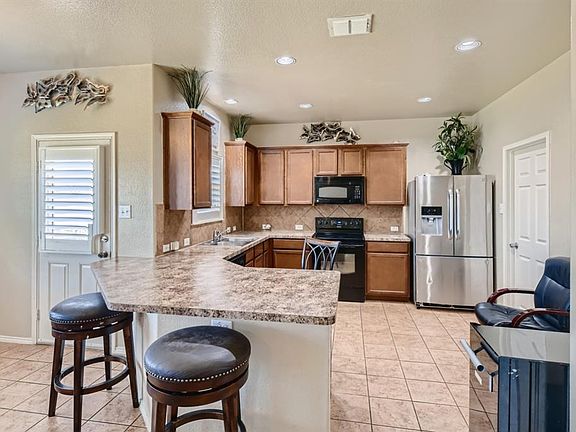 4th image of 1629 Kings Glen Ln