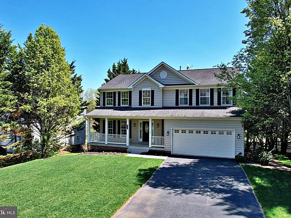 3rd image of 830 Sawgrass Dr