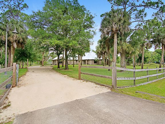 2nd image of 4740 Carolwood Dr