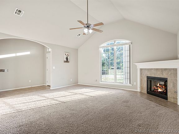 5th image of 3512 S 215th Avenue