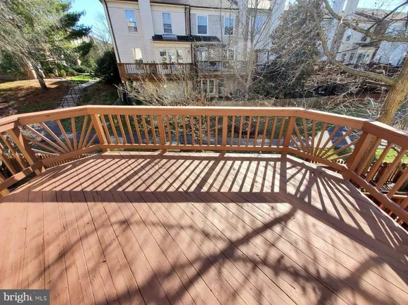 6122 Talavera Ct, Alexandria, VA 22310