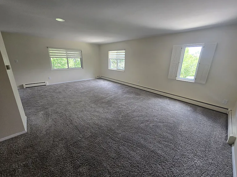 61 Newport Cir #A — Photo 2
