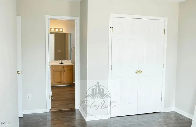 12 Linsey Ct — Photo 5