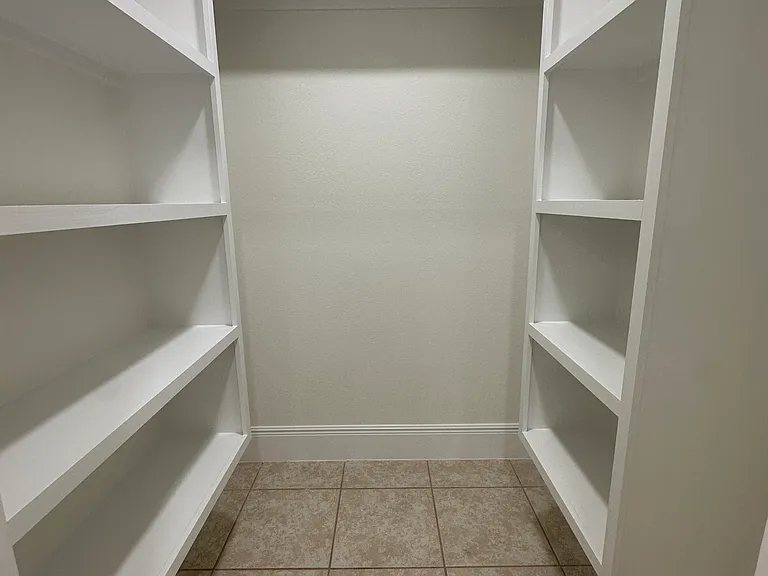2723 Longwood Dr — Photo 26