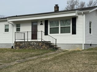 1902 Burma Rd, Salem, VA 24153