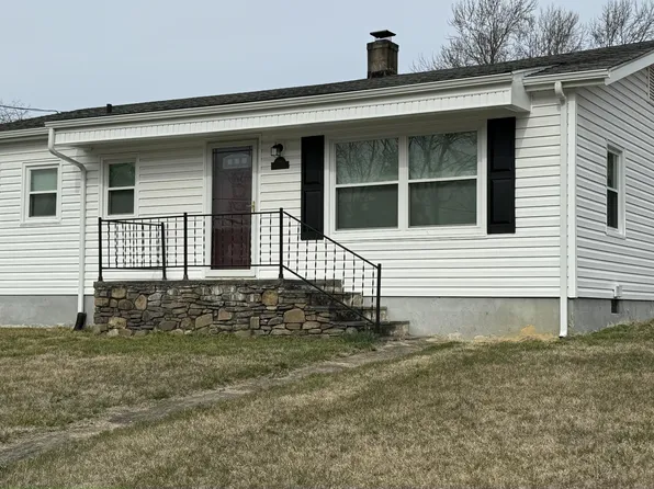 1902 Burma Rd, Salem, VA 24153