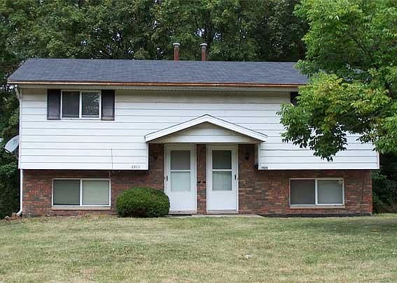 1st image of 2825 W Scenic Dr