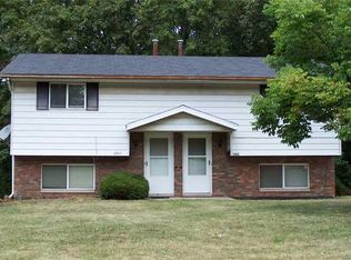 2825 W Scenic Dr, Peoria, IL 61615
