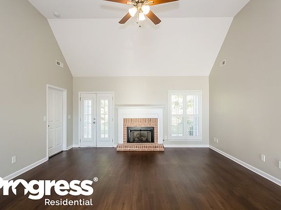 3rd image of 359 Vista Creek Dr