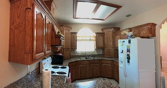 4th image of 1608 E Mile 11 N
