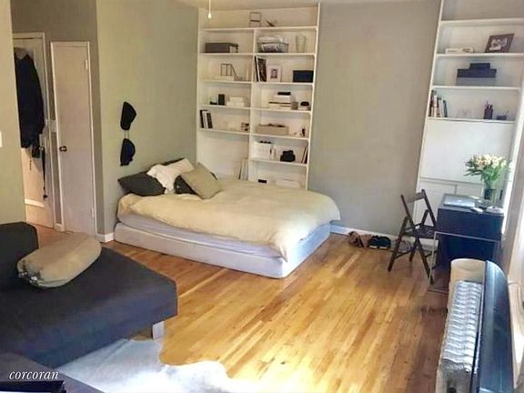 3rd image of 454 W 25th St APT 3B