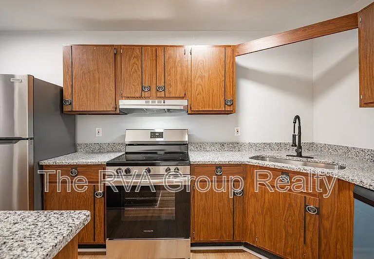 749 Pleasant St — Photo 18