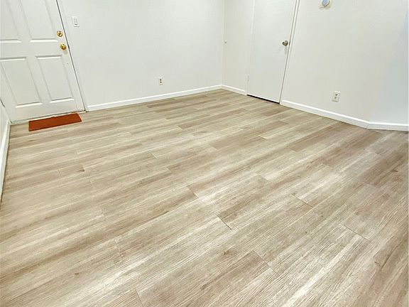 4th image of 18645 Hatteras St Unit 278