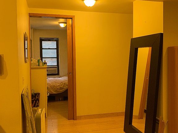 4th image of 205 W 15th St APT 2U
