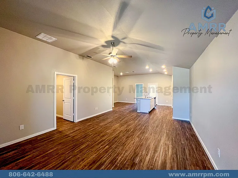 2029 Kenwood Ave — Photo 16