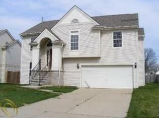 6317 4th St, Romulus, MI 48174