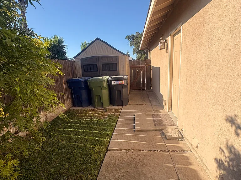 1400 Dalarna Way — Photo 11