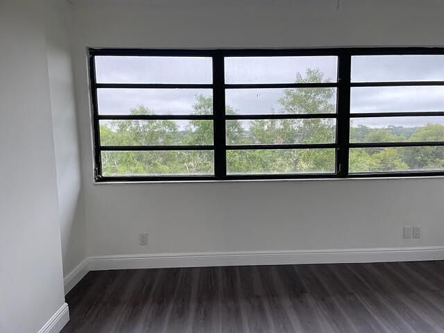 2nd image of 4640 Lucerne Lakes Blvd Unit 605