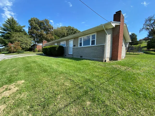 302 Coleman St, Harrogate, TN 37752