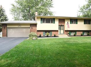 200 Lindenhurst Dr, Lindenhurst, IL 60046