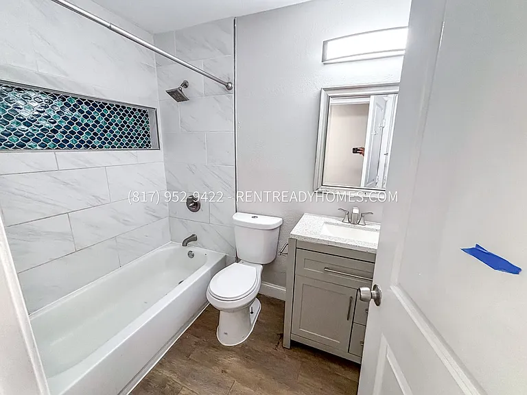 2312 Cass St — Photo 7