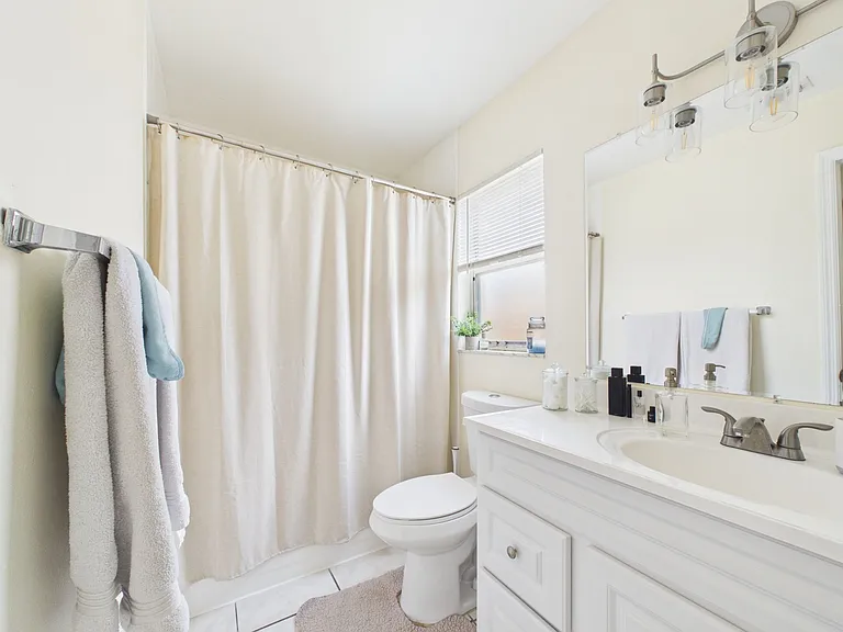 1411 E 109th Ave #B — Photo 6