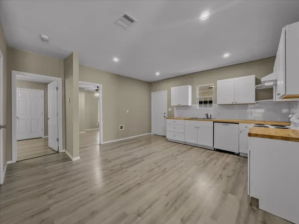 959 E Broadway Ave, Fort Worth, TX 76104