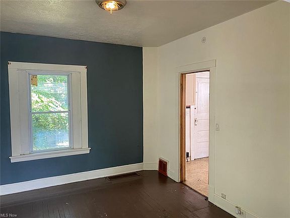 5th image of 9824 Macon Ave