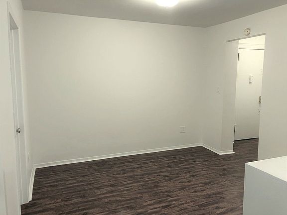 3rd image of 715 W 180th St APT 4