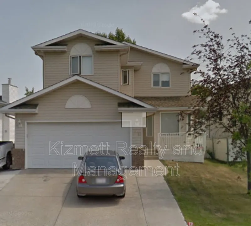 59 McLeod Cres