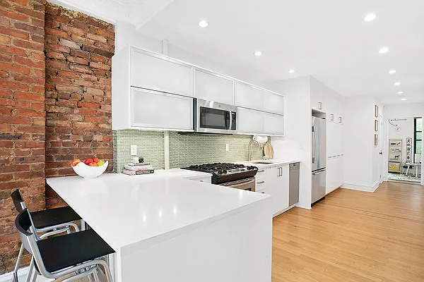 Sold by Compass | media 5
