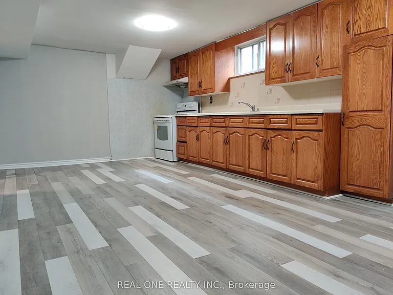 49 Corinthian Blvd #BASEMENT — Photo 8