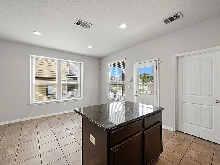 1613 Corn Hill Ln — Photo 11