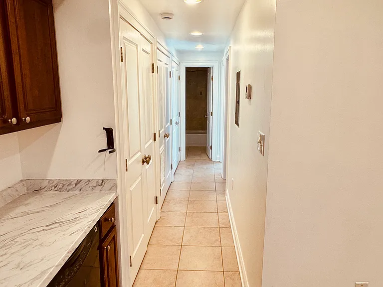 769 Gresham Pl NW #BASEMENT — Photo 8