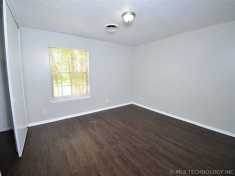 4713 S Fulton Pl — Photo 10