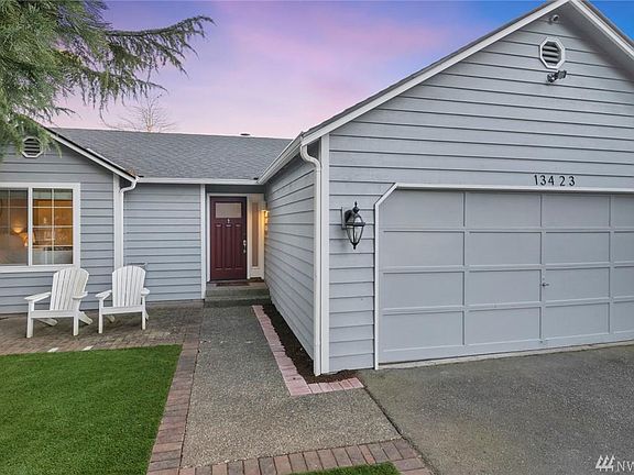 2nd image of 13423 NE 135th St