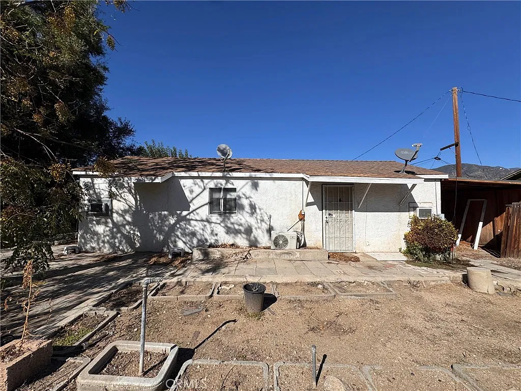 2 bed, 850 sqft, $1,600 — Photo 2
